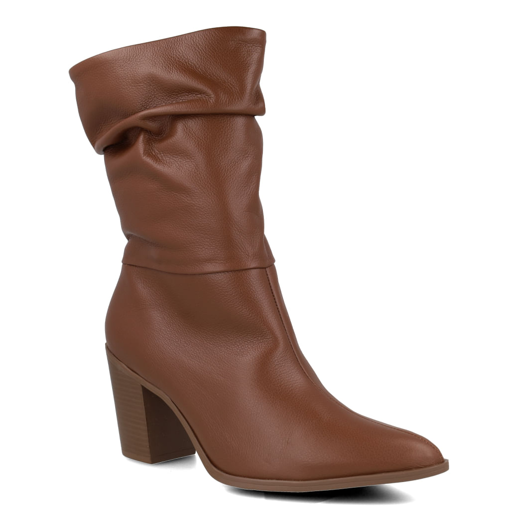 Bota Via Marte feminina marrom mostrando detalhes do salto e do couro